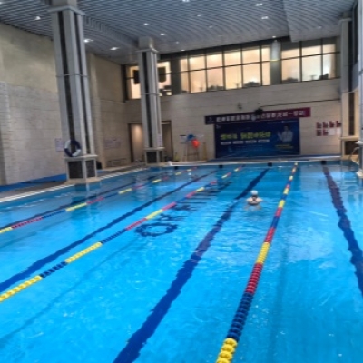 广西柳州恒温游泳馆瓷砖湿滑解决方案