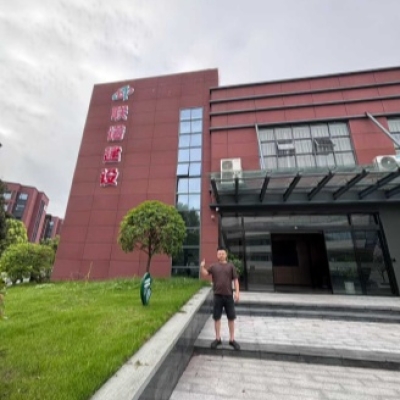 湖北宜昌联诺建设有限公司楼梯走廊大理石防滑