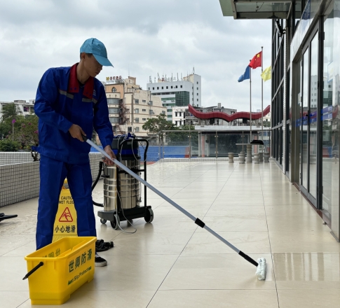 地板滑滑的怎么处理？