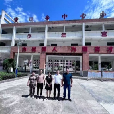 湖北十堰市香口乡中心小学食堂、走廊瓷砖地面防滑处理